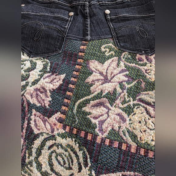 ROADRUNNER Reworked Denim Skirt - Picture 5 of 7